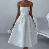 Stropløs trapez-aftenkjole i ensfarvet jacquard