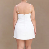 Aftenkjole med tynde stropper og hvide perler