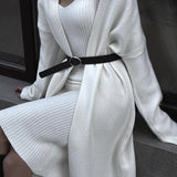 Minimalistisk sæt med to dele i strik