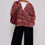 Løstsiddende cardigan med farverige striber og V-hals