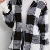 Mellemlang frakke med en blød, ternet hætte