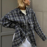 Mellemlang ternet bluse med dobbelte lommer