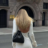 Sexet bodycon minikjole med V-hals og åben trapez i ryggen