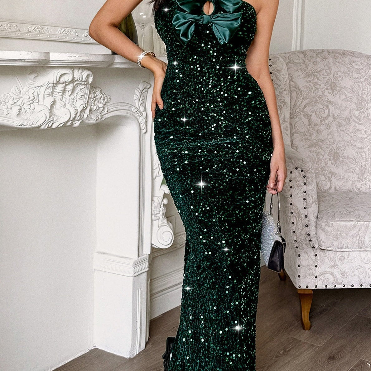 Stropløs maxi aftenkjole med sløjfe