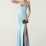 Stropløs plisseret aftenkjole med hjerteformet halsudskæring