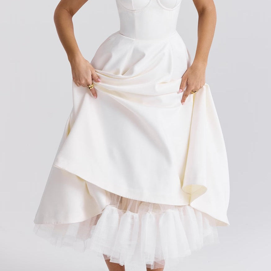 Maxi aftenkjole med V-hals og pufærmer