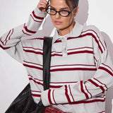 Stribet bluse med lange ærmer og en afslappet krave