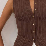 Ribstrikket ærmeløs vest