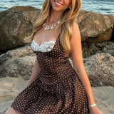 Mini tankkjole med polkaprikker og blondeindsatser