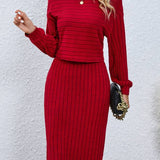 Damesæt - Ribbet striknederdel og sweater - Tætsiddende snit - Rund hals - Lange ærmer