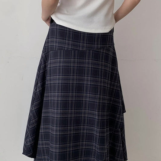 Asymmetrisk ternet midi-nederdel