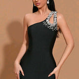 Asymmetrisk aftenkjole med rhinsten og bandage