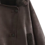 Løstsiddende jakke foret med imiteret fårepels