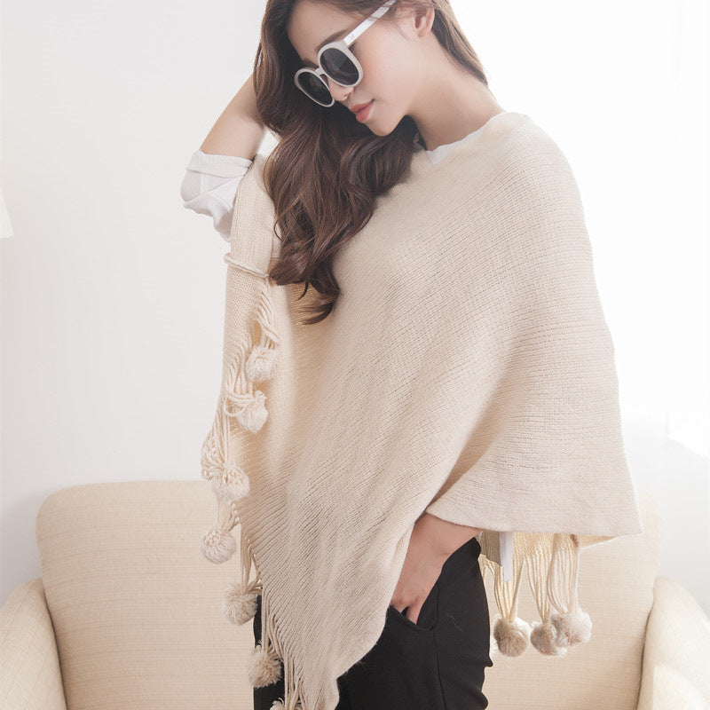 Dameponcho - Kappe med frynser og pomponer - Komfortabelt lagdelt sjal