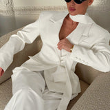 Kort blazer med bundet talje