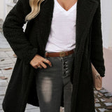 Mellemlang frakke med luftige reverser