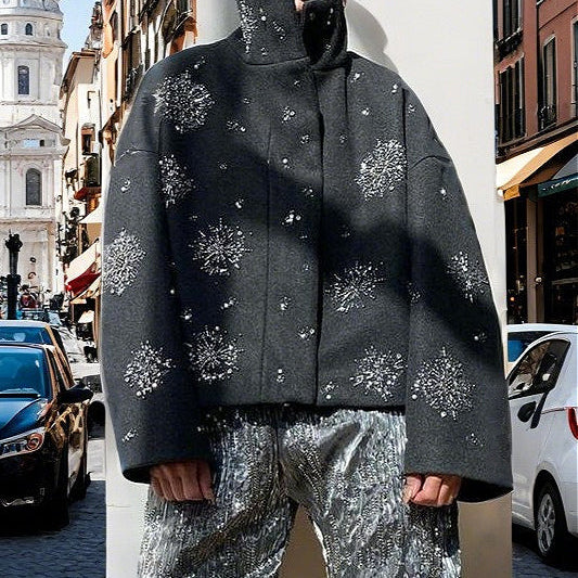 Løstsiddende vintage rullekrave med rhinsten