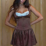 Mini tankkjole med polkaprikker og blondeindsatser