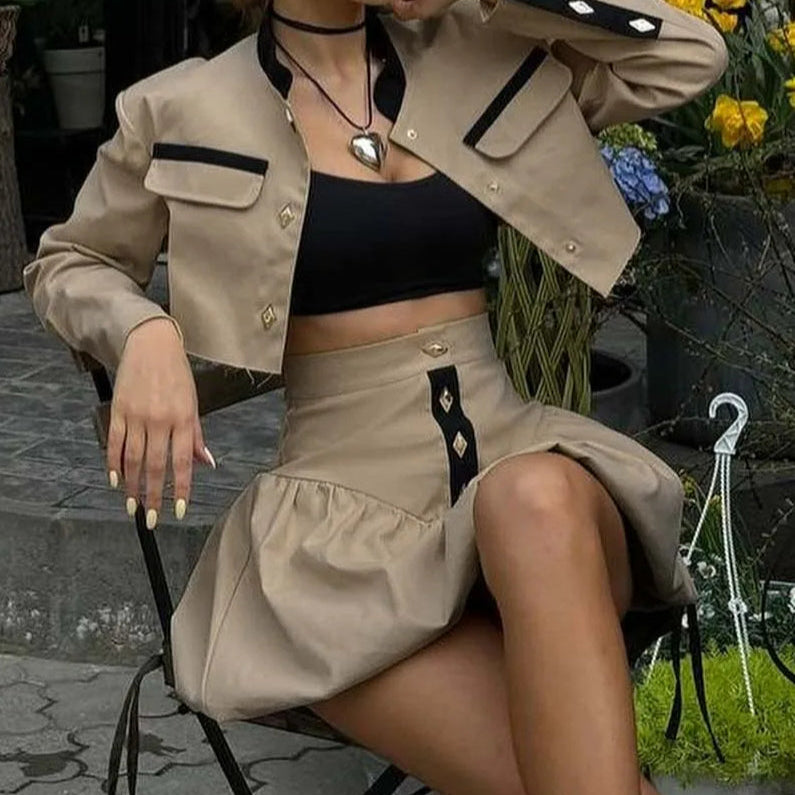 Todelt sæt med sort patchwork-miniskørt til kontoret