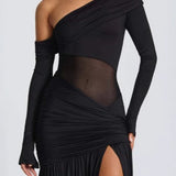 Transparent, plisseret aftenkjole med skulderlukning