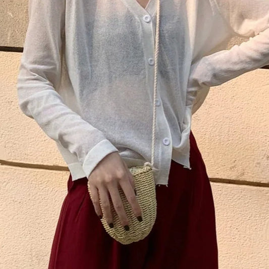 Let strikket vest med V-hals