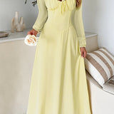 Ensfarvet langærmet aftenkjole