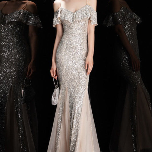 Off-shoulder aftenkjole med pailletter og mesh