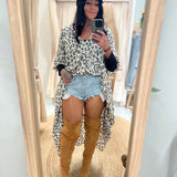 Damekjole - V-hals - Flagrende pasform - 3/4 ærmer - Trendy dyreprint