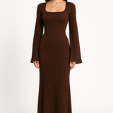 Langærmet damekjole – Ribstrik – Havfruesnit – Firkantet halsudskæring