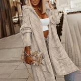 Lang damefrakke med hætte – Kabelstrik – Oversized pasform – Åbning foran