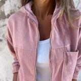 Damejakke med hætte – Ribbet – Afslappet pasform – Lynlåslukning – Brystlomme