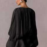 Chic bodycon minikjole med udskæringer og rynket bælte