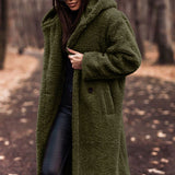 Oversized damefrakke – Uldlignende effekt – Hætte – Åbning foran – Knælang