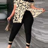 Damesæt – Afslappet top med skulderfri ærmer – Mønstrede, tætsiddende bukser – Let stof