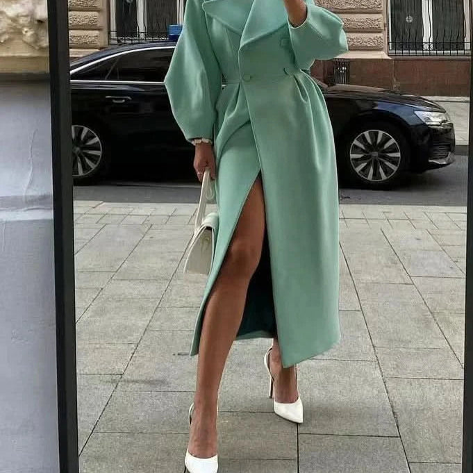 Elegant, tidløs og sofistikeret damefrakke