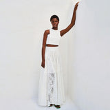 Dametøj – Ærmeløs, tætsiddende crop top – Broderet, svajeragtig maxinederdel