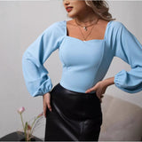 Dametop med lange ærmer – Slim fit – Strækbart stof – Firkantet halsudskæring – Pufskuldre