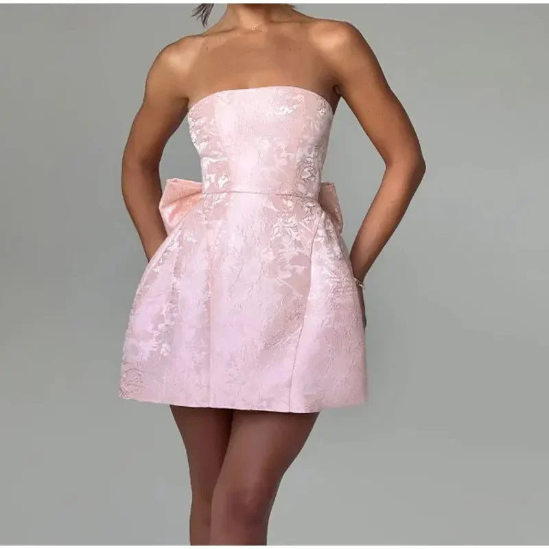 Kort damekjole – Stropløs – Kærlighedsudskæring – Jacquard – Bindebånd bagpå