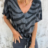 Dametop – V-hals – Korte ærmer – Zebraprint – Bindebånd foran – Afslappet pasform