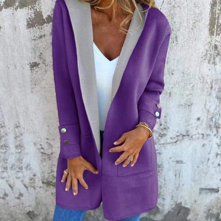 Damevest med hætte – Blød strik – Afslappet pasform – Kontrastfarvede kanter