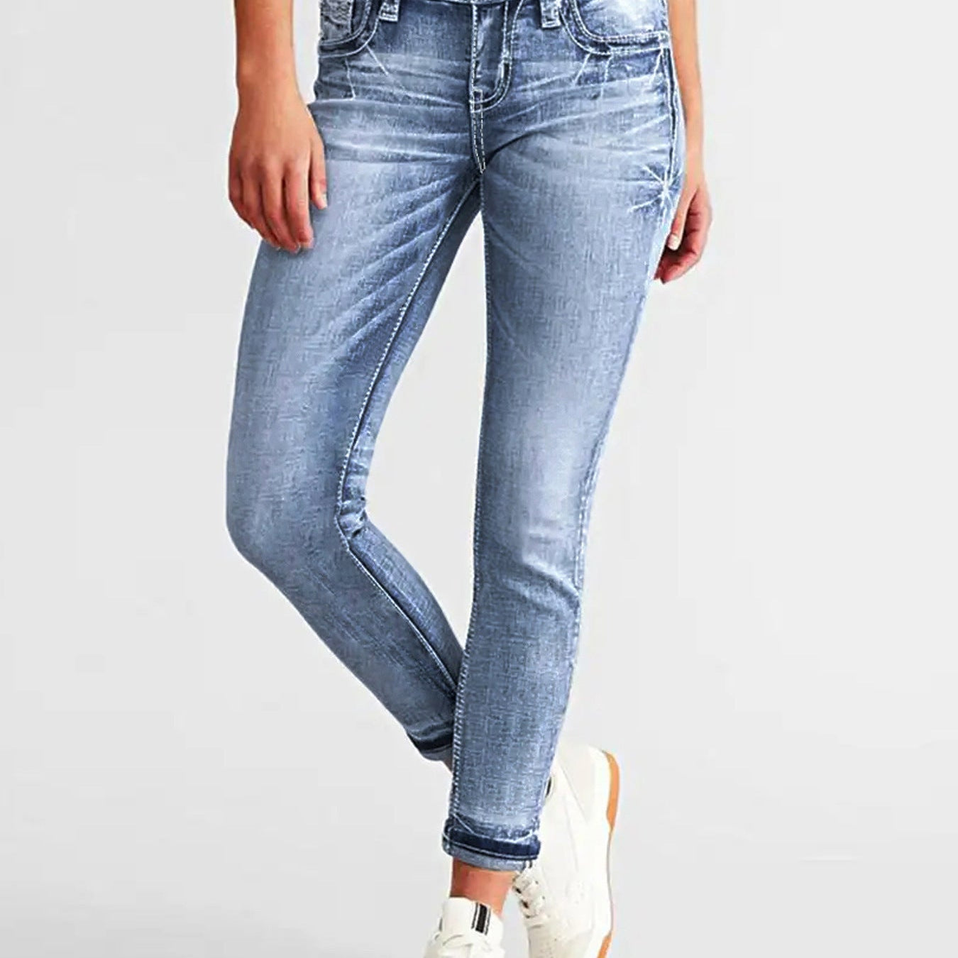 Dame slim jeans – Stretchdenim – Broderet – Ankellang – Afslappet stil