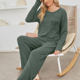 Dame loungewear-sæt – Ribstrik – Afslappet pasform – Langærmet top og bukser