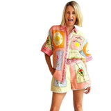 Damesæt med skjorte og shorts – løs pasform – høj talje med bælte – broderet