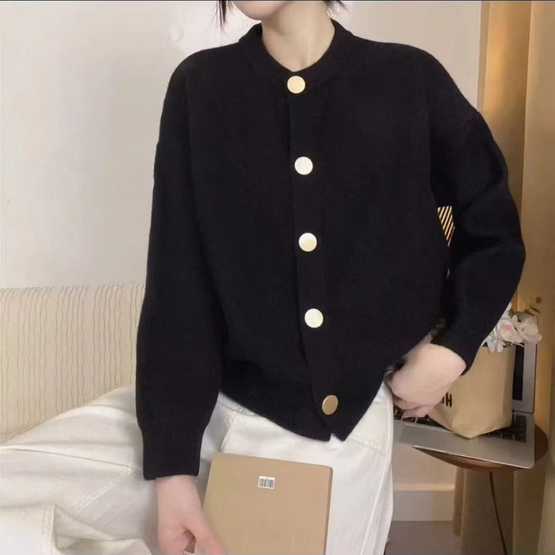 Komfortabel cardigan med knapper til kvinder - Elegant og alsidig