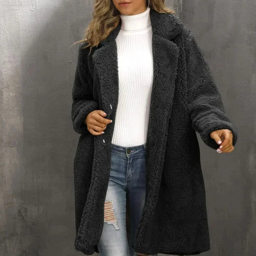 Chic, komfortabel og stilfuld vinterfrakke til kvinder