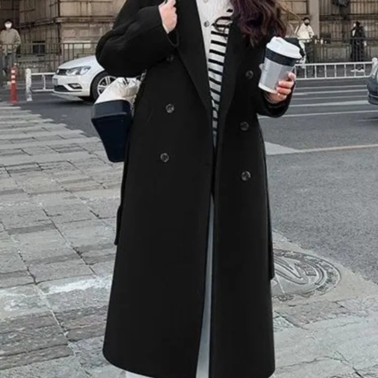 Lang damefrakke – Uldblanding – Afslappet pasform – Dobbeltradet – Med bælte