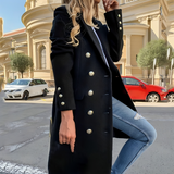 Lang damefrakke – Tætsiddende snit – Dobbeltradet – Premium stof – Klassisk krave