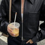 Kort, løstsiddende mat læderjakke