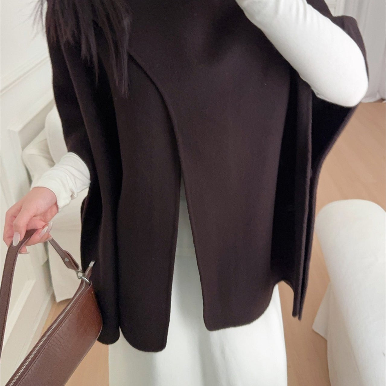 Asymmetrisk tørklæde, sjal, kappe eller frakke i ensfarvet Tencel-uld