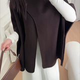 Asymmetrisk tørklæde, sjal, kappe eller frakke i ensfarvet Tencel-uld